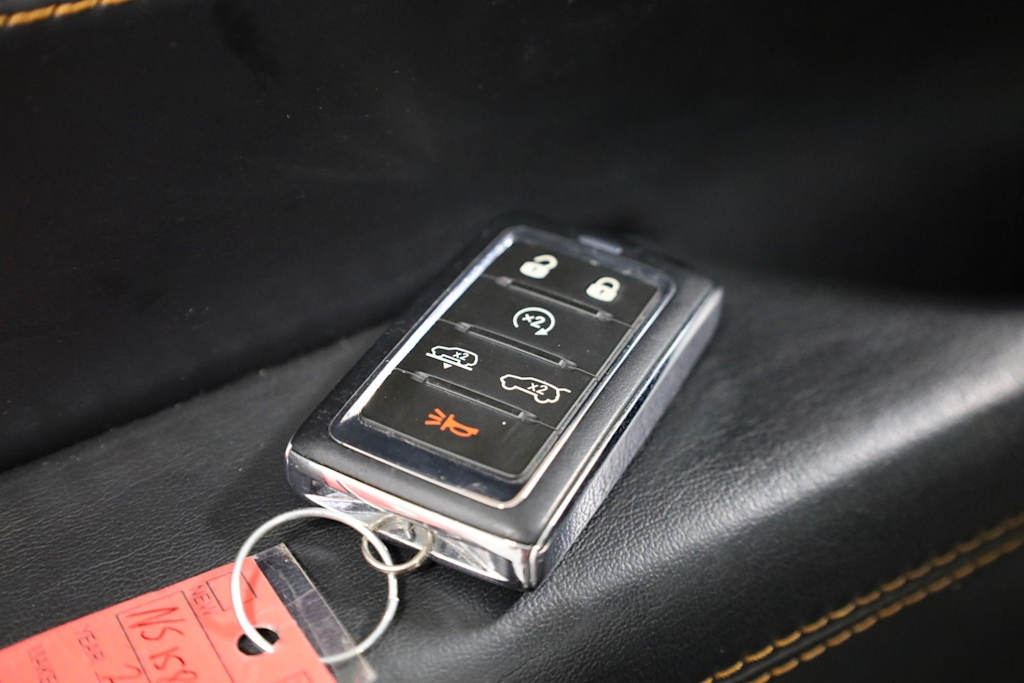 Thumbnail: 2022 Jeep Grand Wagoneer - 20