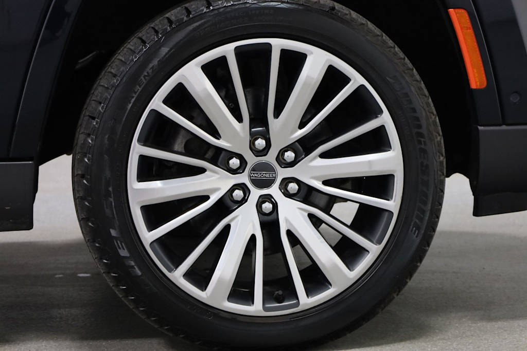 Thumbnail: 2022 Jeep Grand Wagoneer - 25