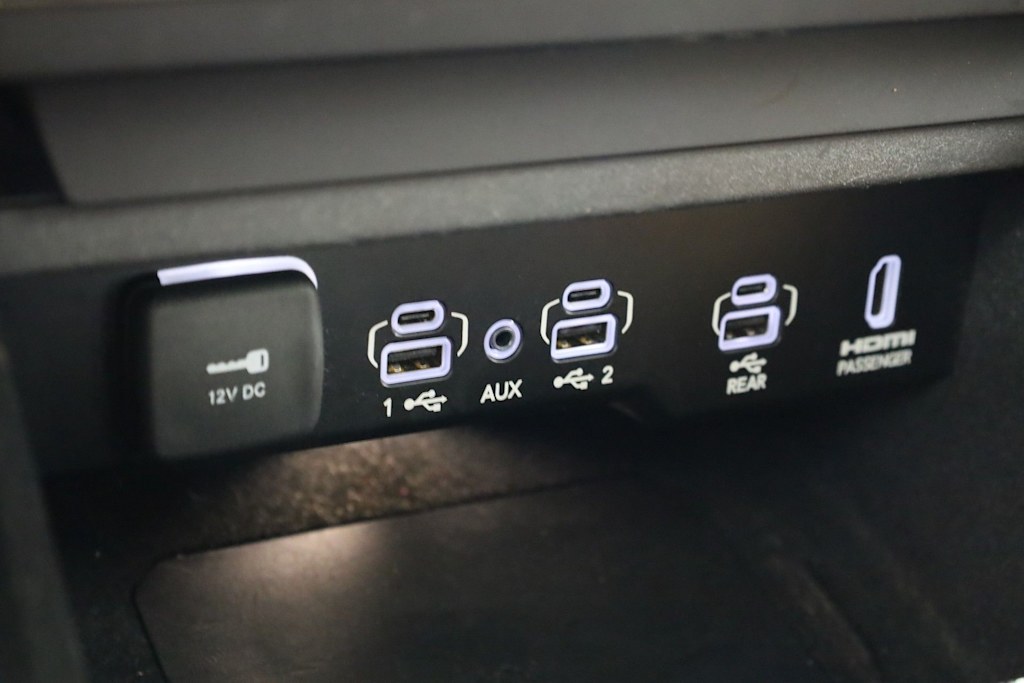 Thumbnail: 2022 Jeep Grand Wagoneer - 38