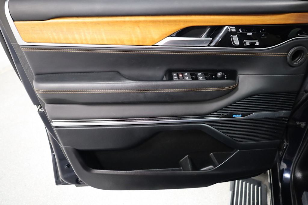 Thumbnail: 2022 Jeep Grand Wagoneer - 28