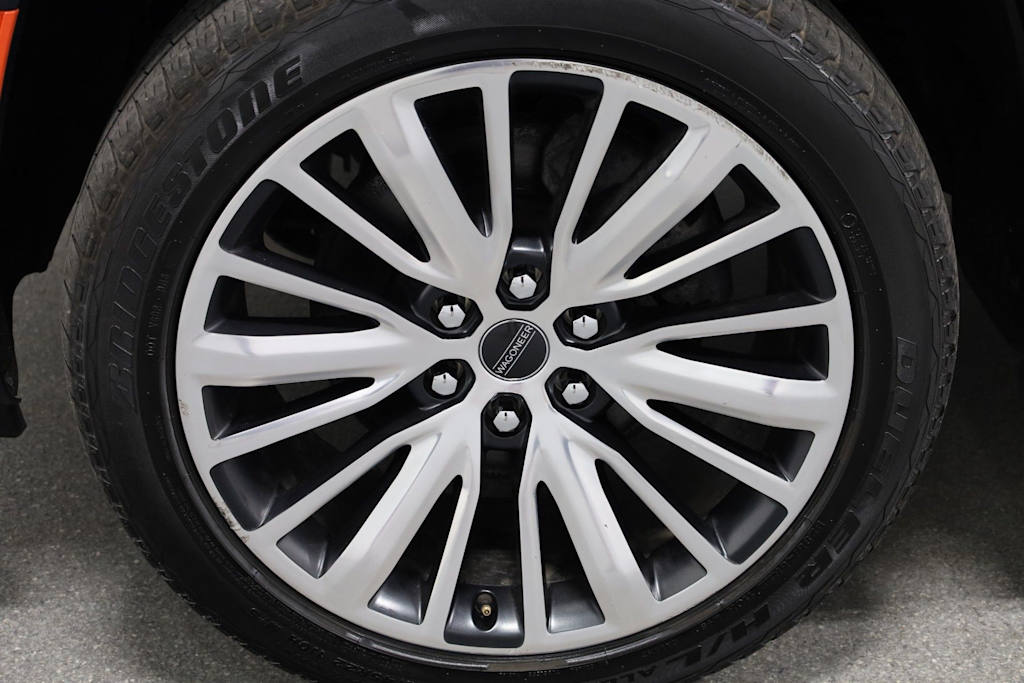 Thumbnail: 2022 Jeep Grand Wagoneer - 42