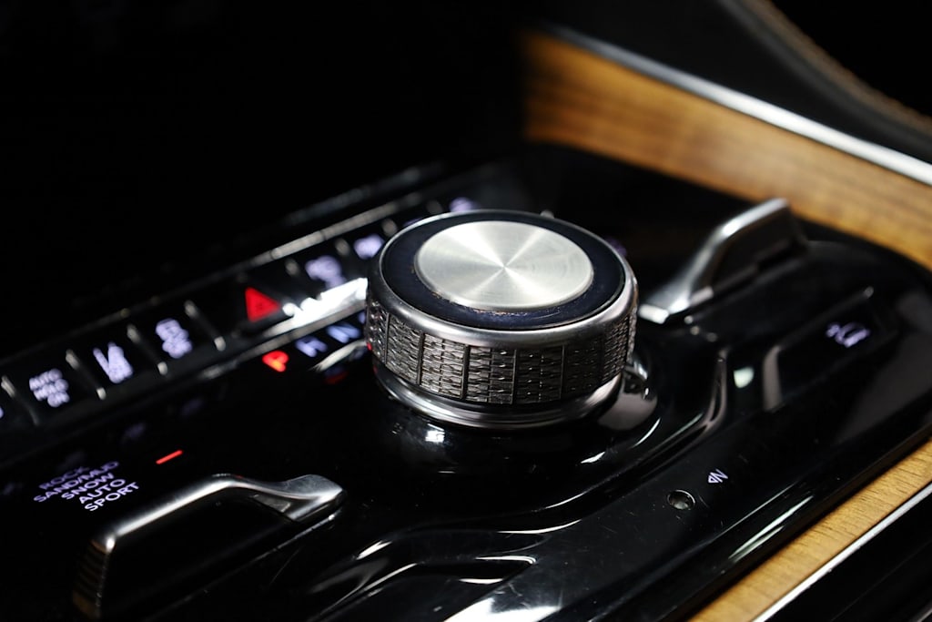 Thumbnail: 2022 Jeep Grand Wagoneer - 33