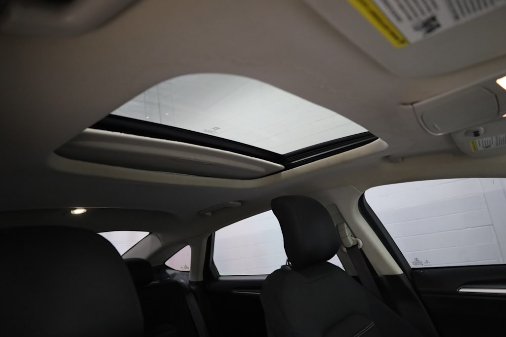 Thumbnail: 2014 Ford Fusion - 27