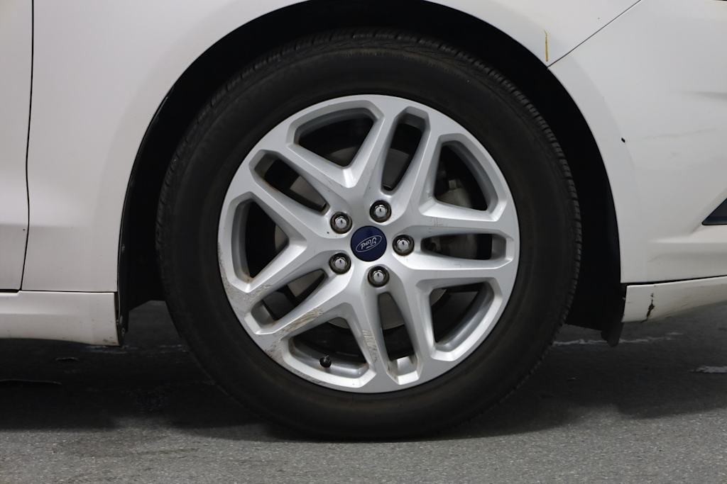Thumbnail: 2014 Ford Fusion - 24