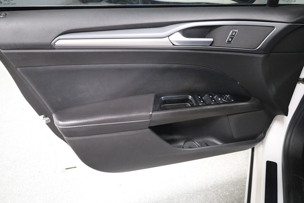 Thumbnail: 2014 Ford Fusion - 26