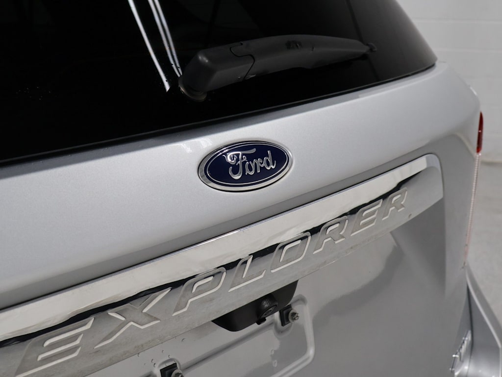 Thumbnail: 2021 Ford Explorer - 7