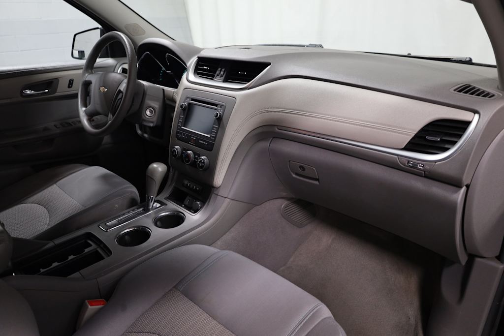 2017 Chevrolet Traverse LS 10