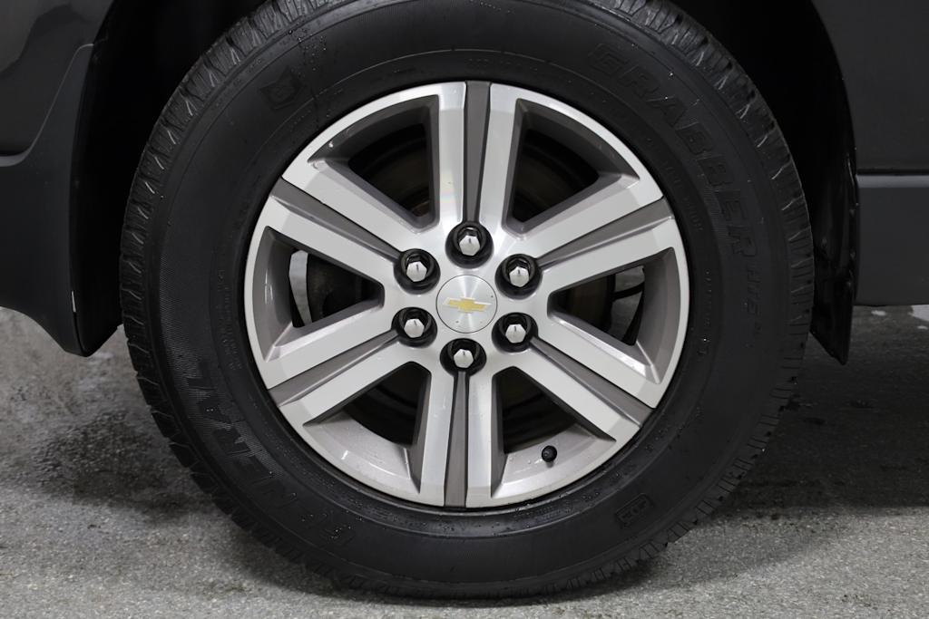 2017 Chevrolet Traverse LS 36
