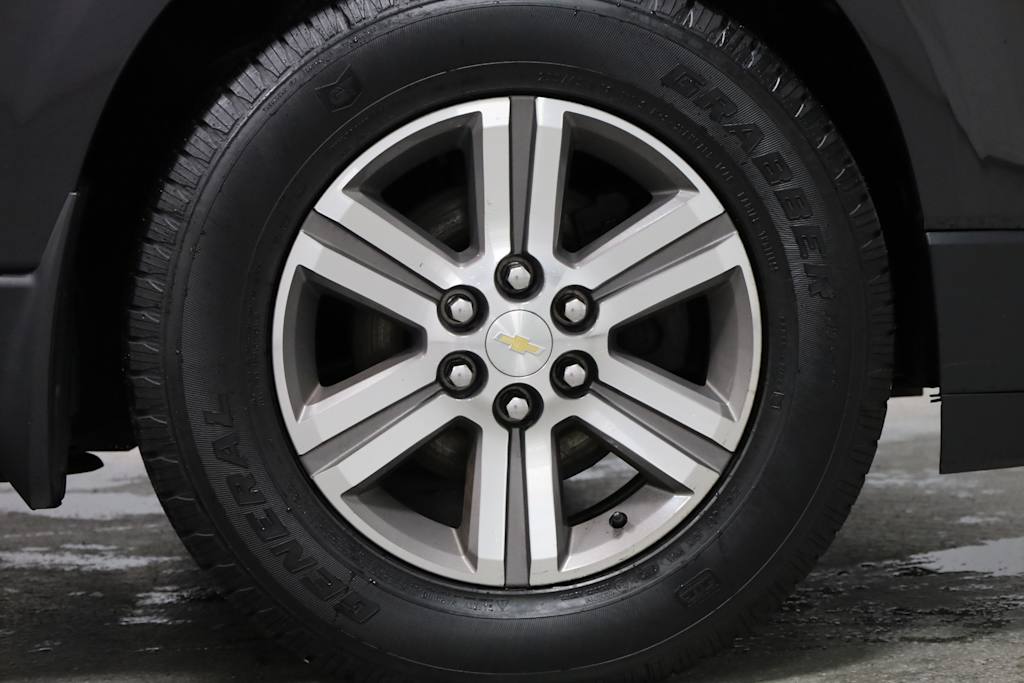 2017 Chevrolet Traverse LS 24