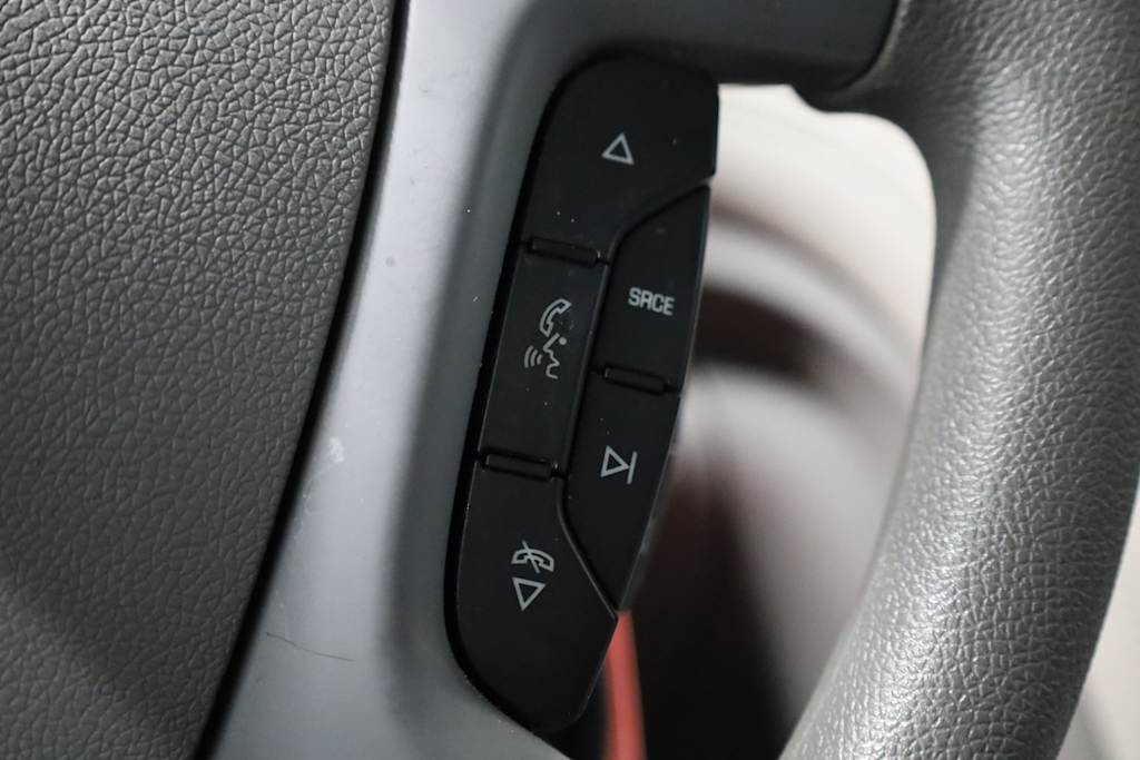 2017 Chevrolet Traverse LS 31