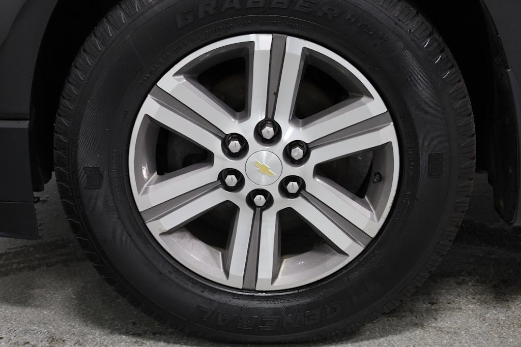 2017 Chevrolet Traverse LS 38
