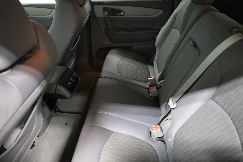2017 Chevrolet Traverse LS 13