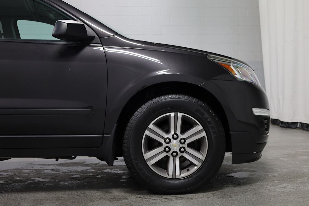 2017 Chevrolet Traverse LS 8