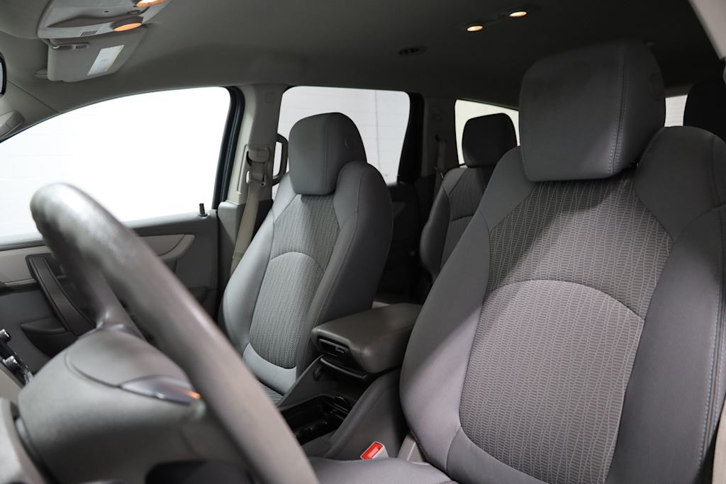 2017 Chevrolet Traverse LS 11