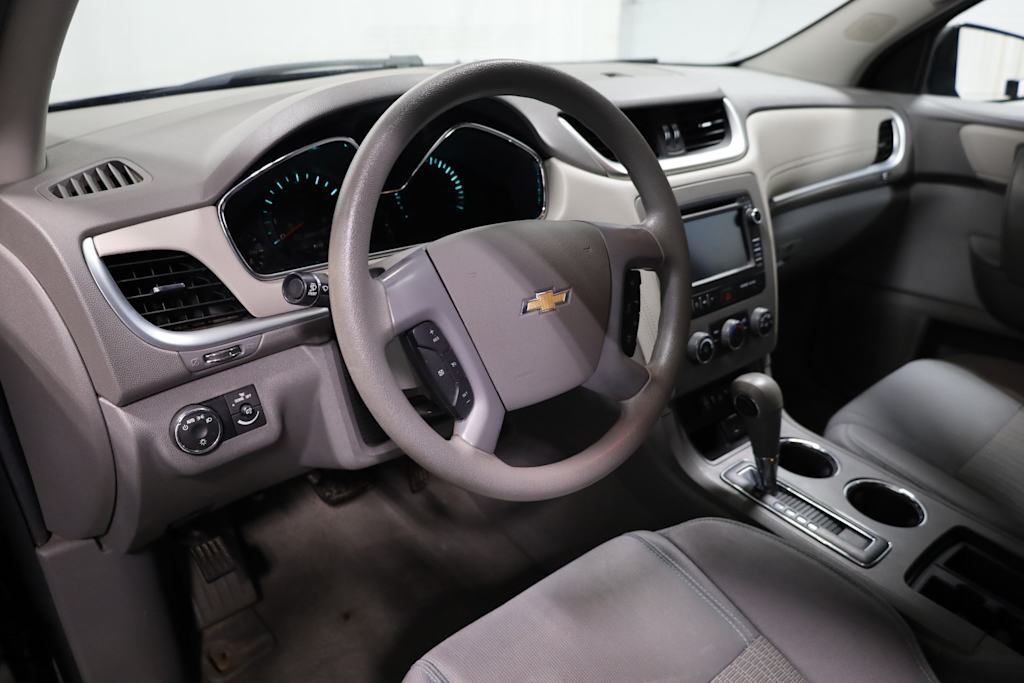 2017 Chevrolet Traverse LS 2