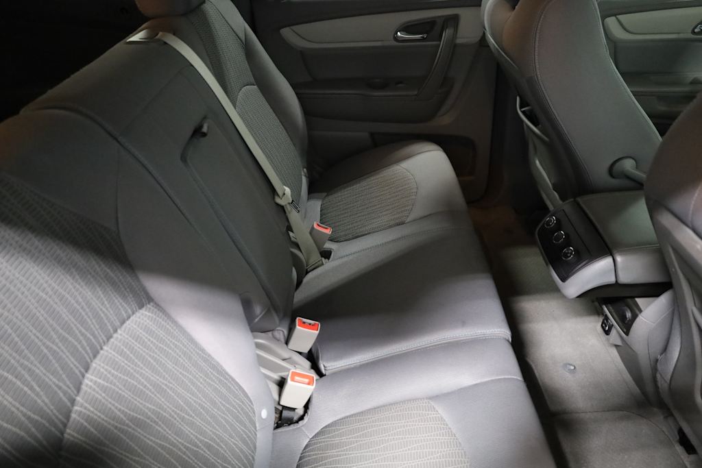 2017 Chevrolet Traverse LS 35