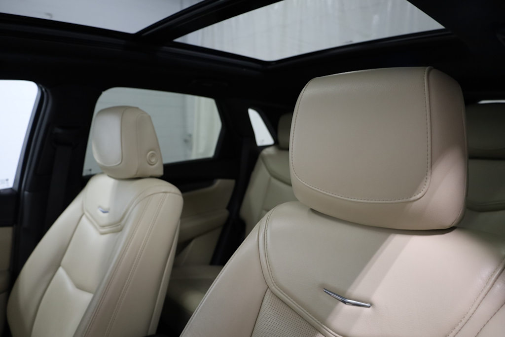Thumbnail: 2017 Cadillac XT5 - 12
