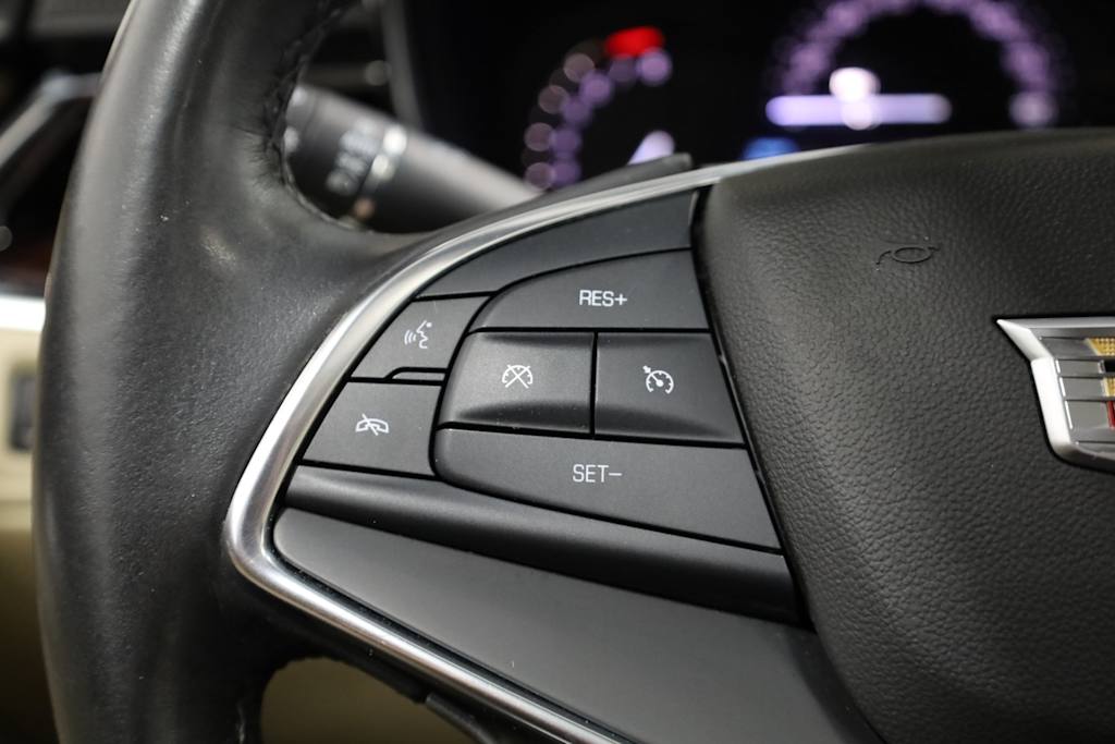 Thumbnail: 2017 Cadillac XT5 - 32