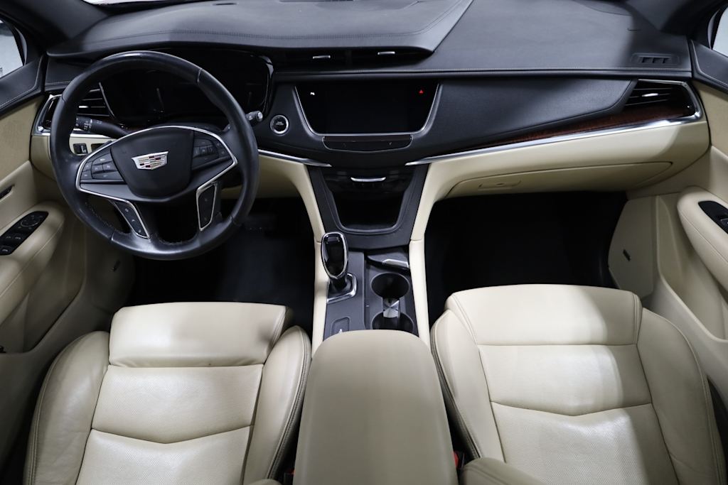 Thumbnail: 2017 Cadillac XT5 - 15
