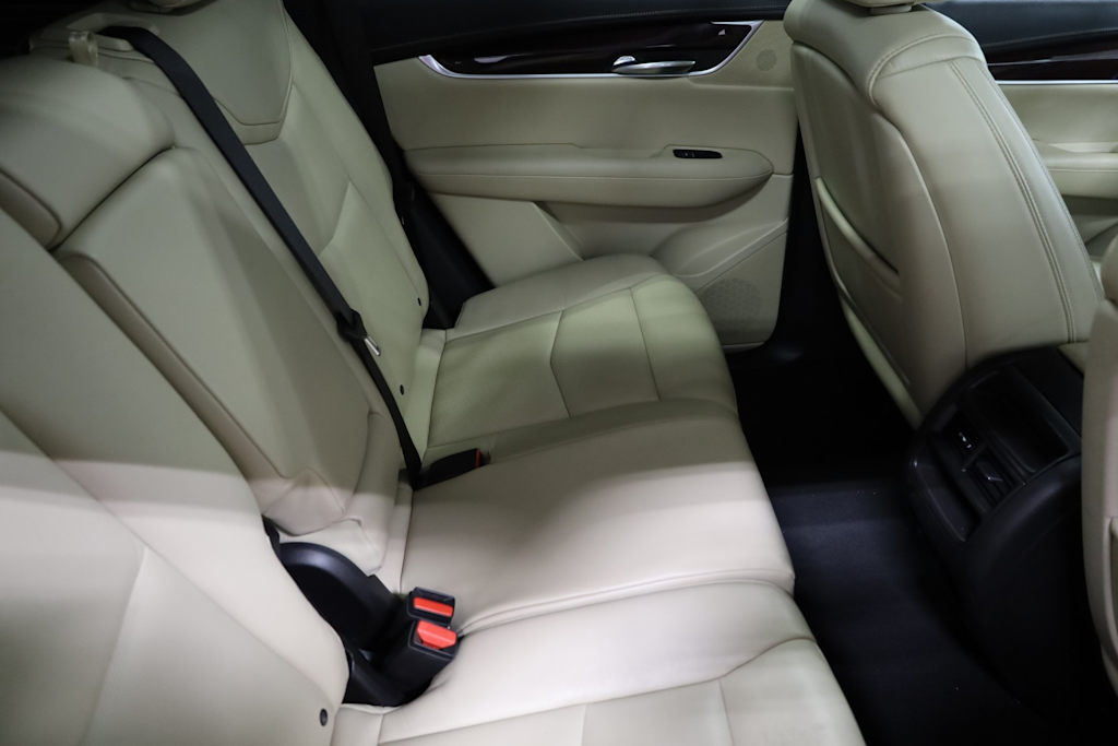 Thumbnail: 2017 Cadillac XT5 - 38