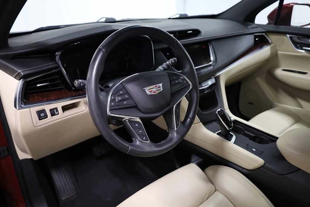 Thumbnail: 2017 Cadillac XT5 - 2