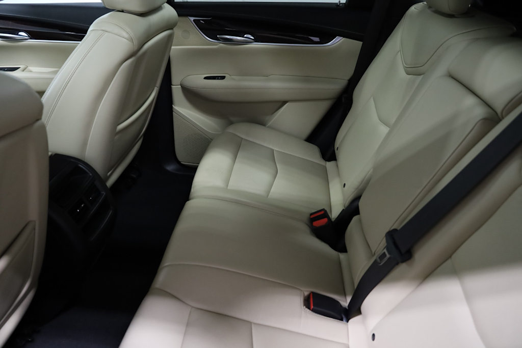Thumbnail: 2017 Cadillac XT5 - 13