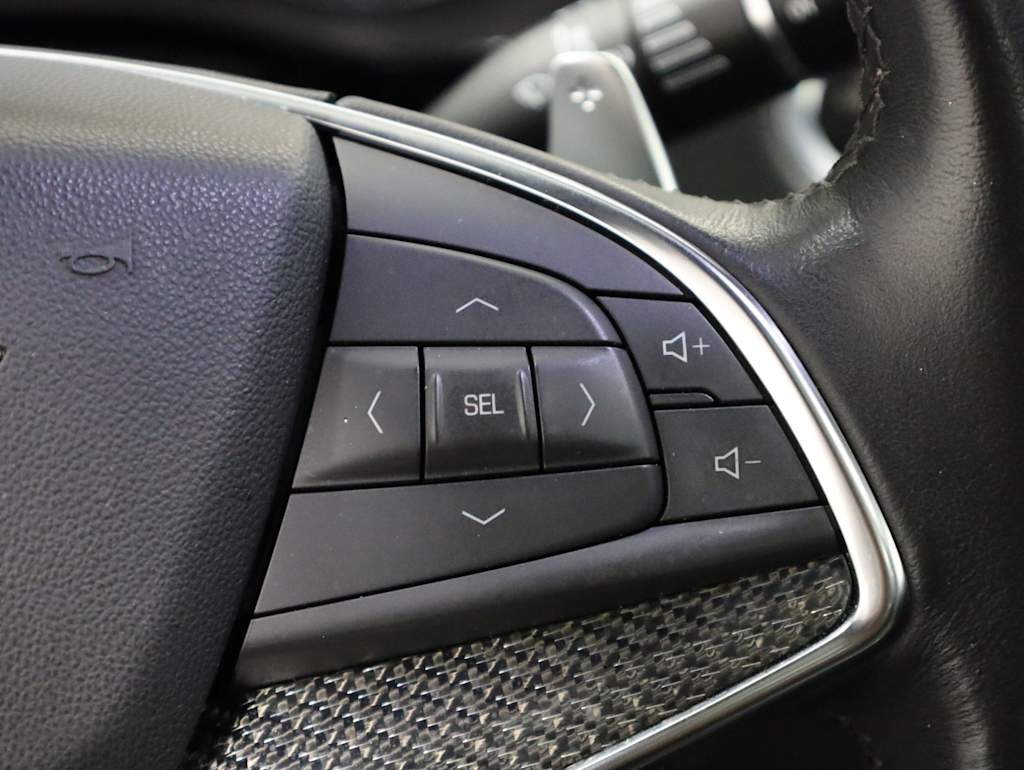 Thumbnail: 2023 Cadillac XT5 - 32