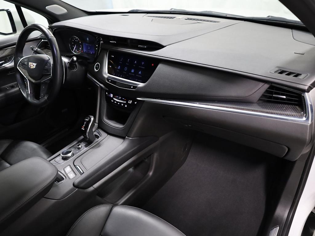 Thumbnail: 2023 Cadillac XT5 - 10