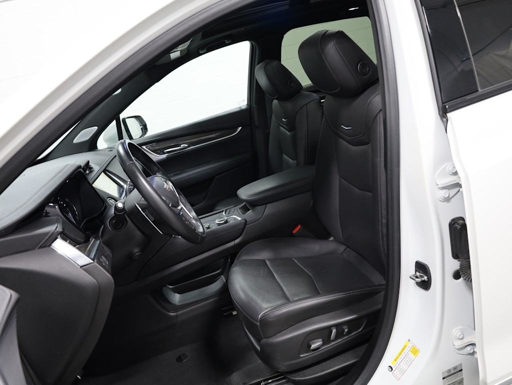 Thumbnail: 2023 Cadillac XT5 - 11