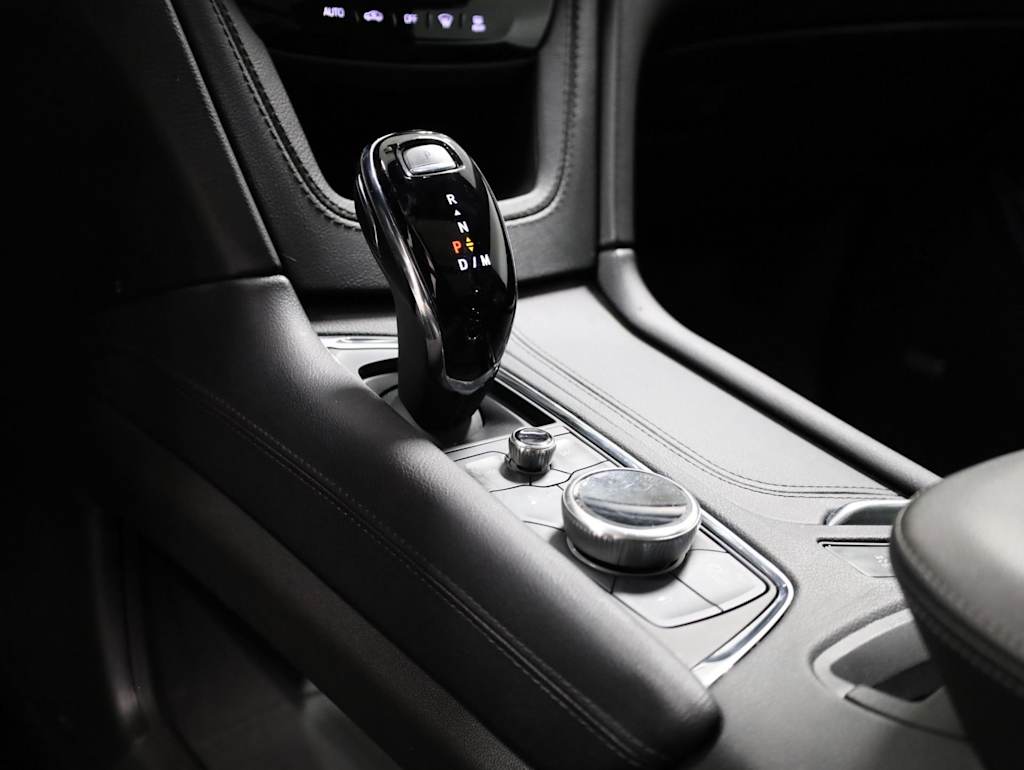 Thumbnail: 2023 Cadillac XT5 - 33