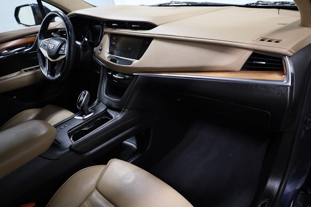 Thumbnail: 2018 Cadillac XT5 - 8