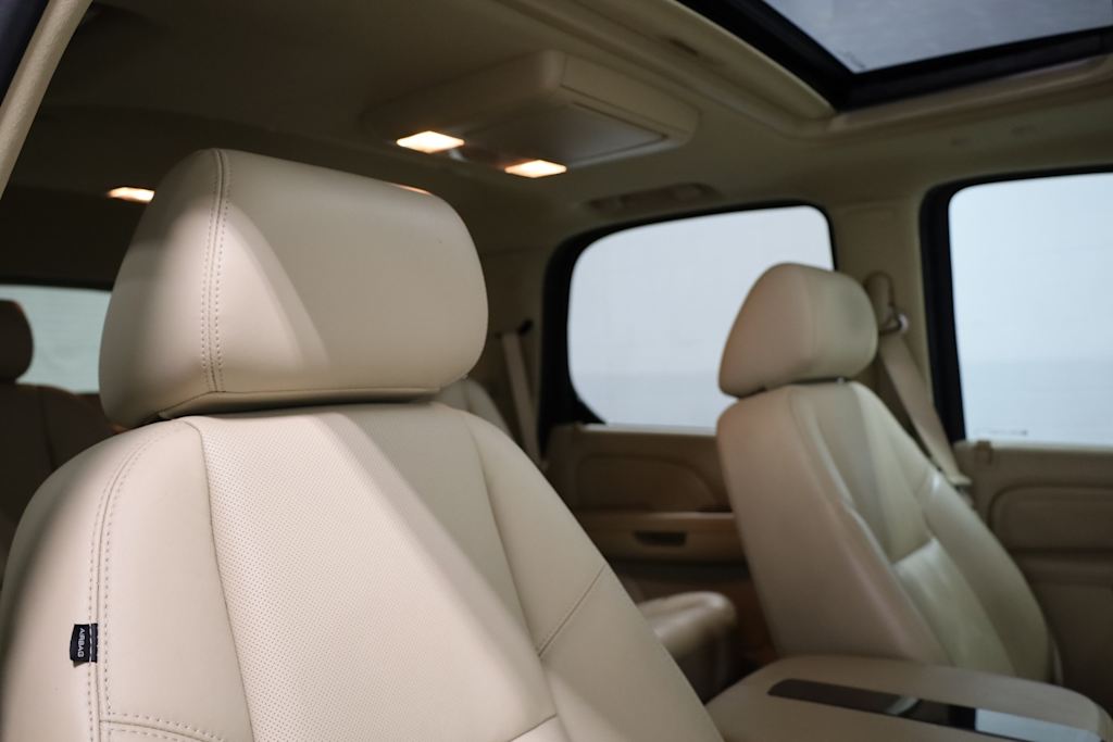 Thumbnail: 2010 Cadillac Escalade - 12