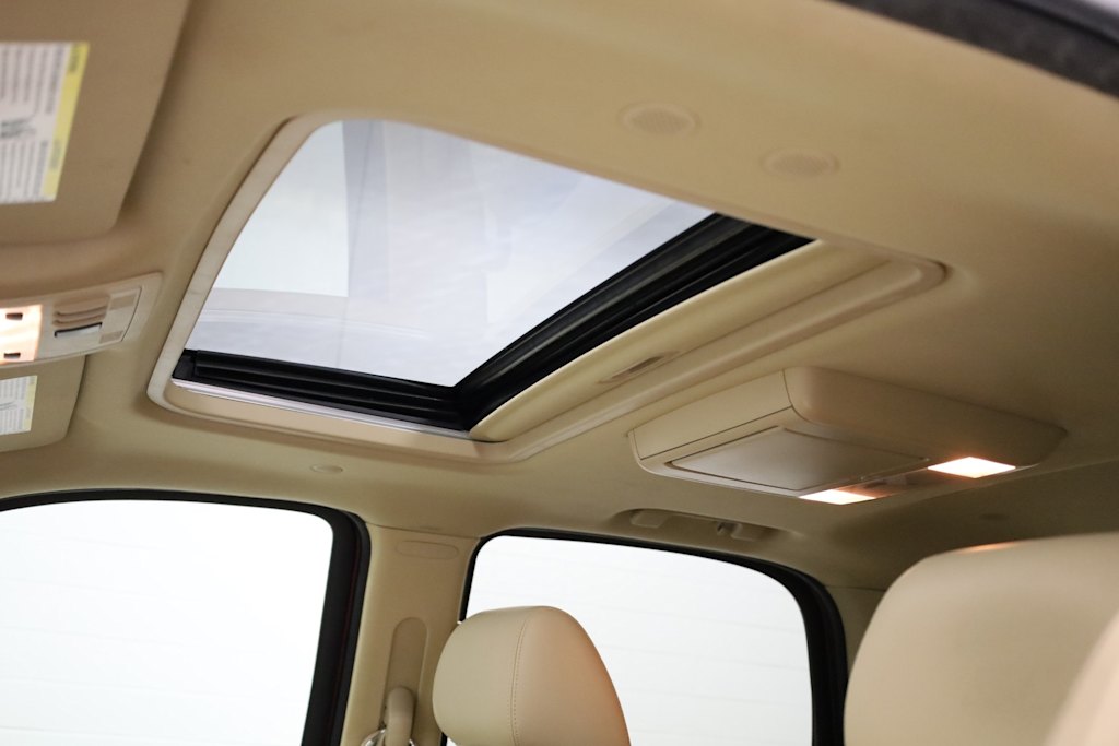 Thumbnail: 2010 Cadillac Escalade - 26