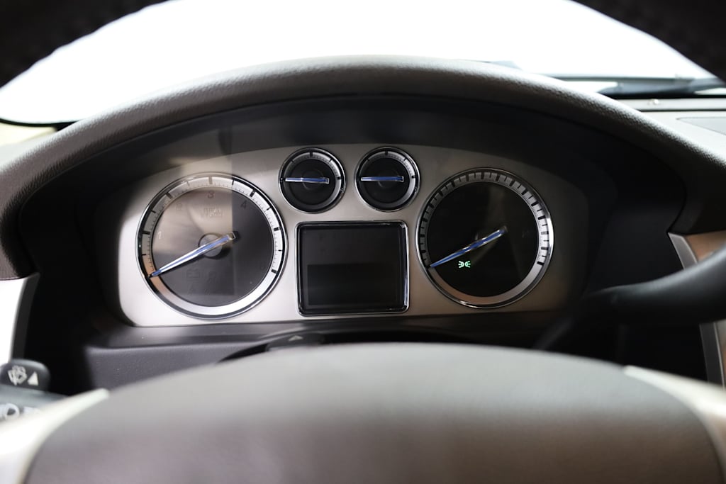 Thumbnail: 2010 Cadillac Escalade - 17