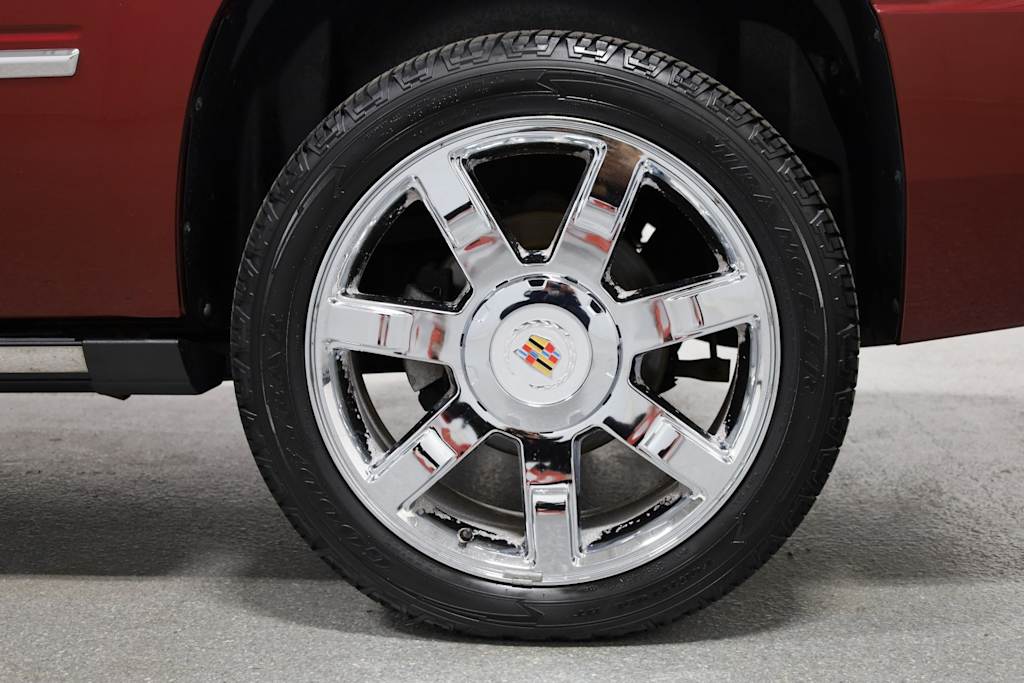 Thumbnail: 2010 Cadillac Escalade - 36