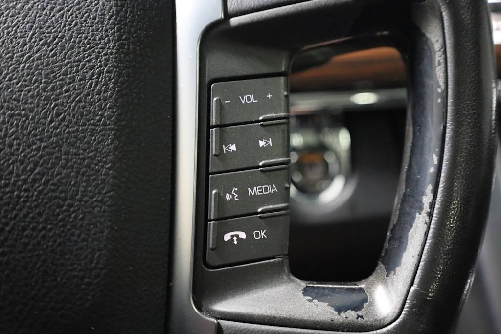 Thumbnail: 2011 Lincoln MKS - 30
