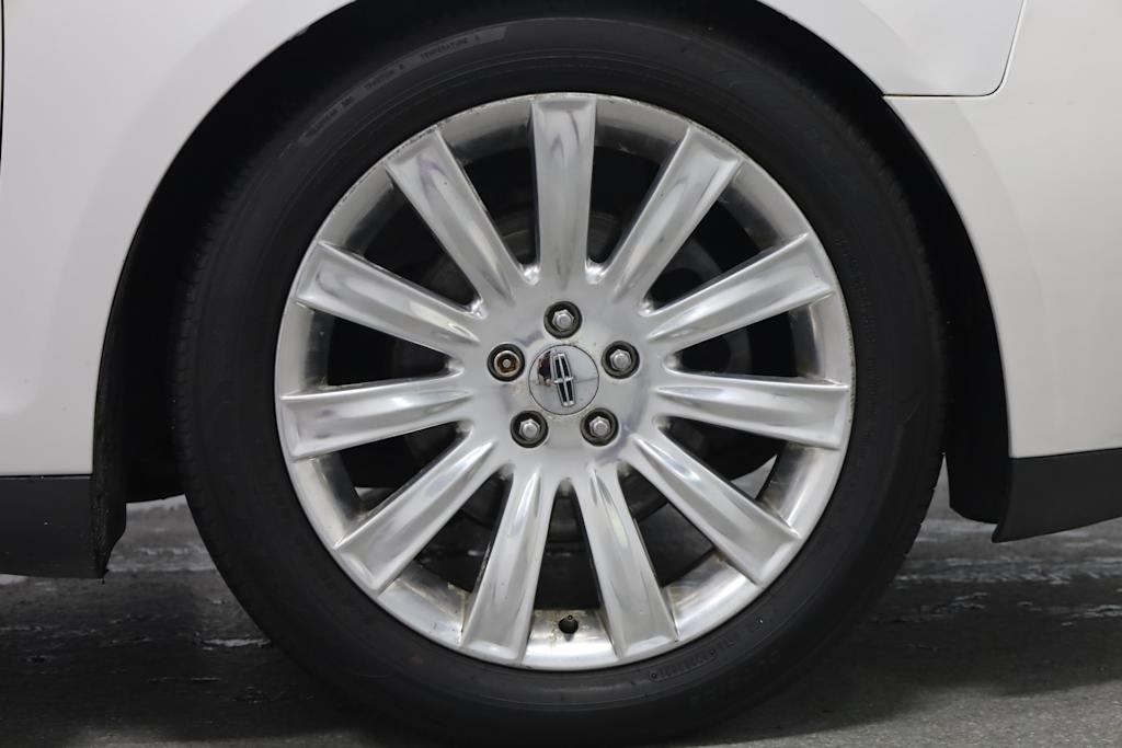 Thumbnail: 2011 Lincoln MKS - 22