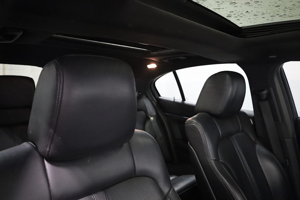 Thumbnail: 2011 Lincoln MKS - 28