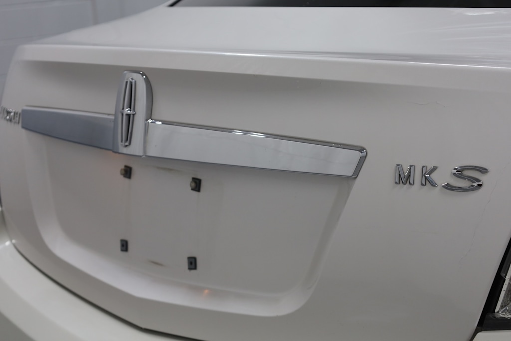 Thumbnail: 2011 Lincoln MKS - 19
