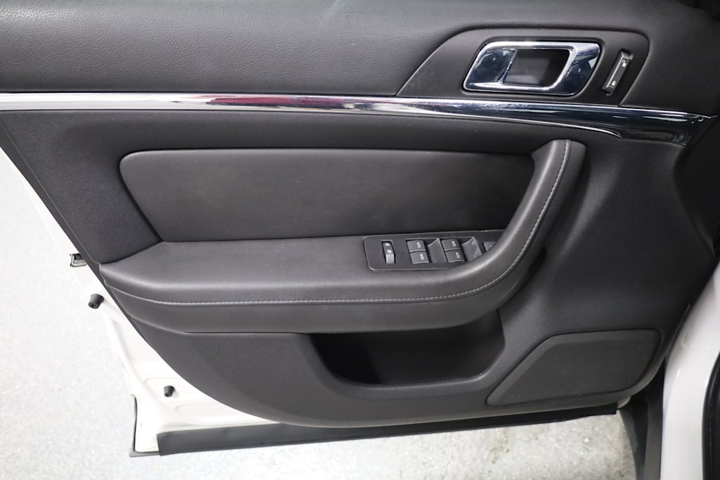 Thumbnail: 2011 Lincoln MKS - 25
