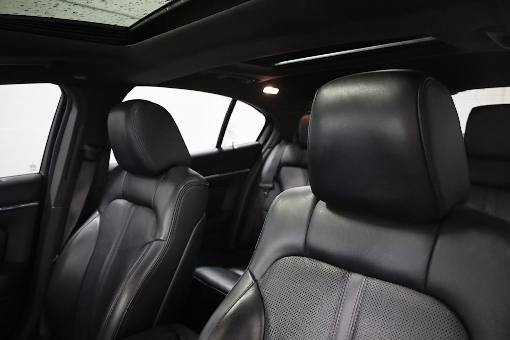 Thumbnail: 2011 Lincoln MKS - 11