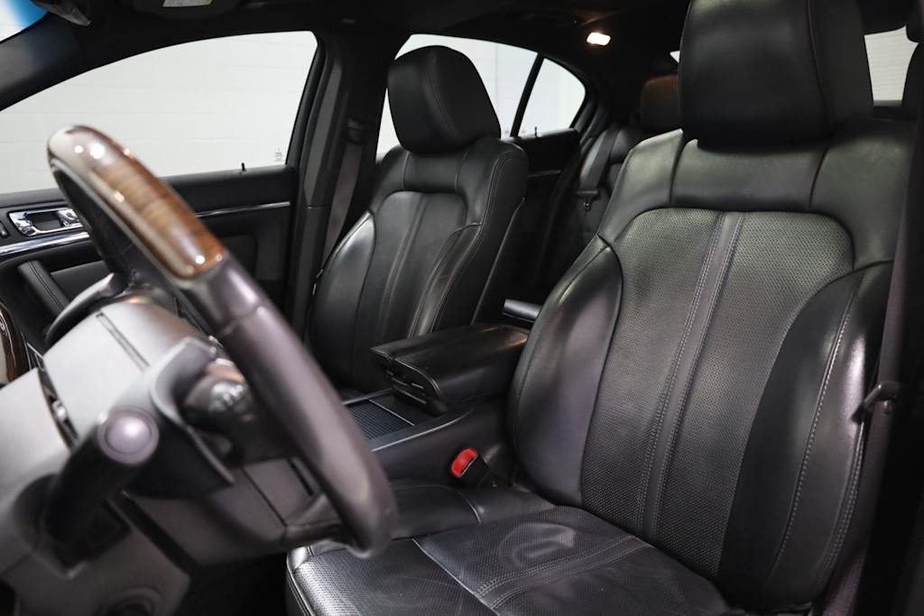 Thumbnail: 2011 Lincoln MKS - 10