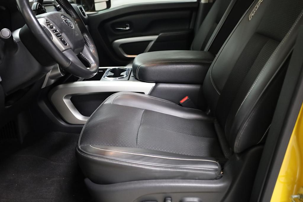 2016 Nissan Titan PRO-4X 10