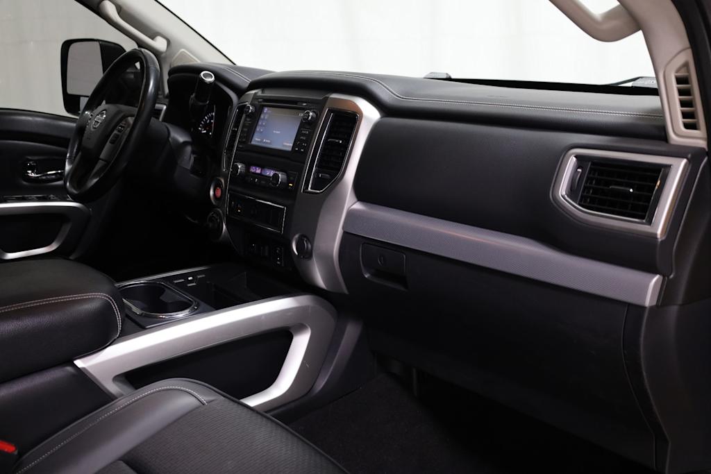 2016 Nissan Titan PRO-4X 9