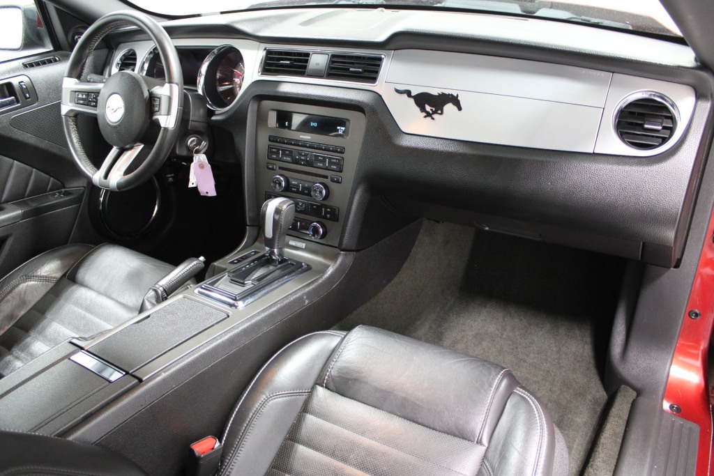 2014 Ford Mustang Base 8