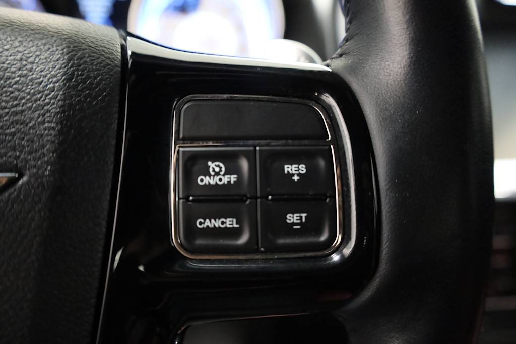 Thumbnail: 2012 Chrysler 300 - 30