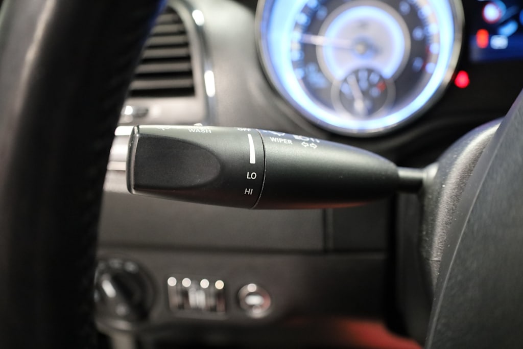 Thumbnail: 2012 Chrysler 300 - 32