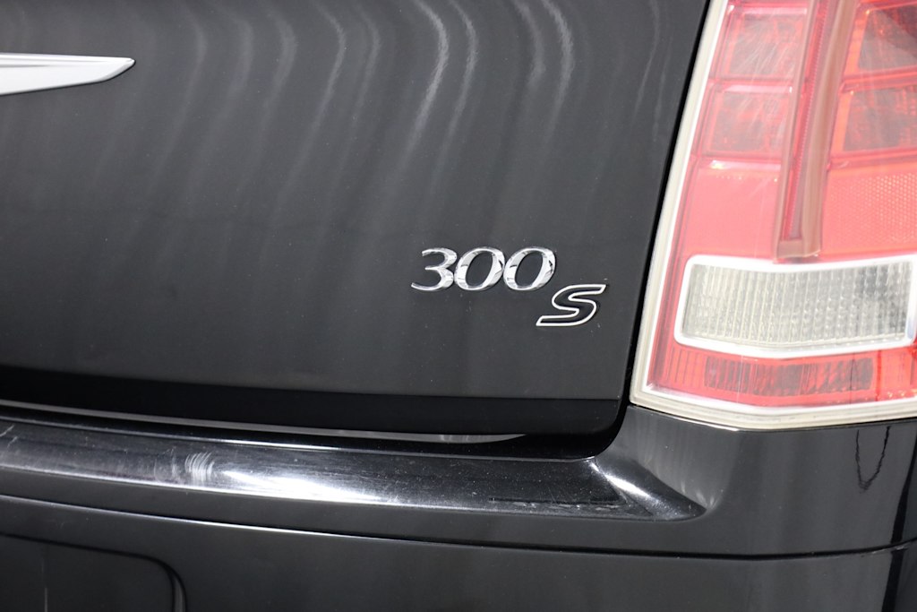 Thumbnail: 2012 Chrysler 300 - 7