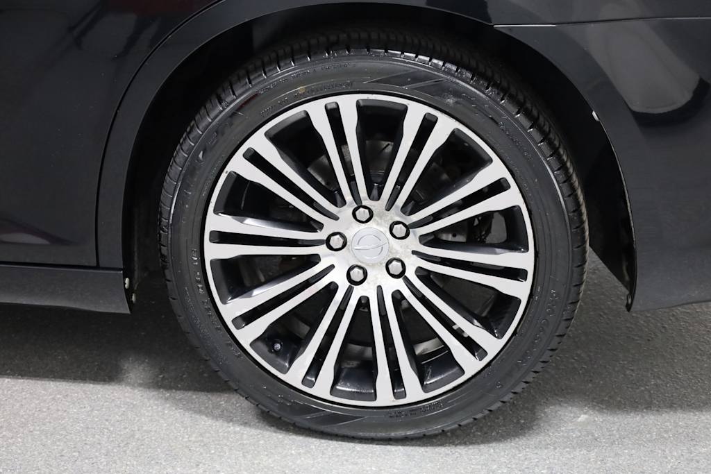 Thumbnail: 2012 Chrysler 300 - 39