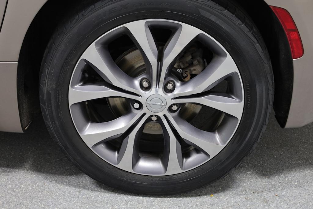 Thumbnail: 2018 Chrysler Pacifica - 37